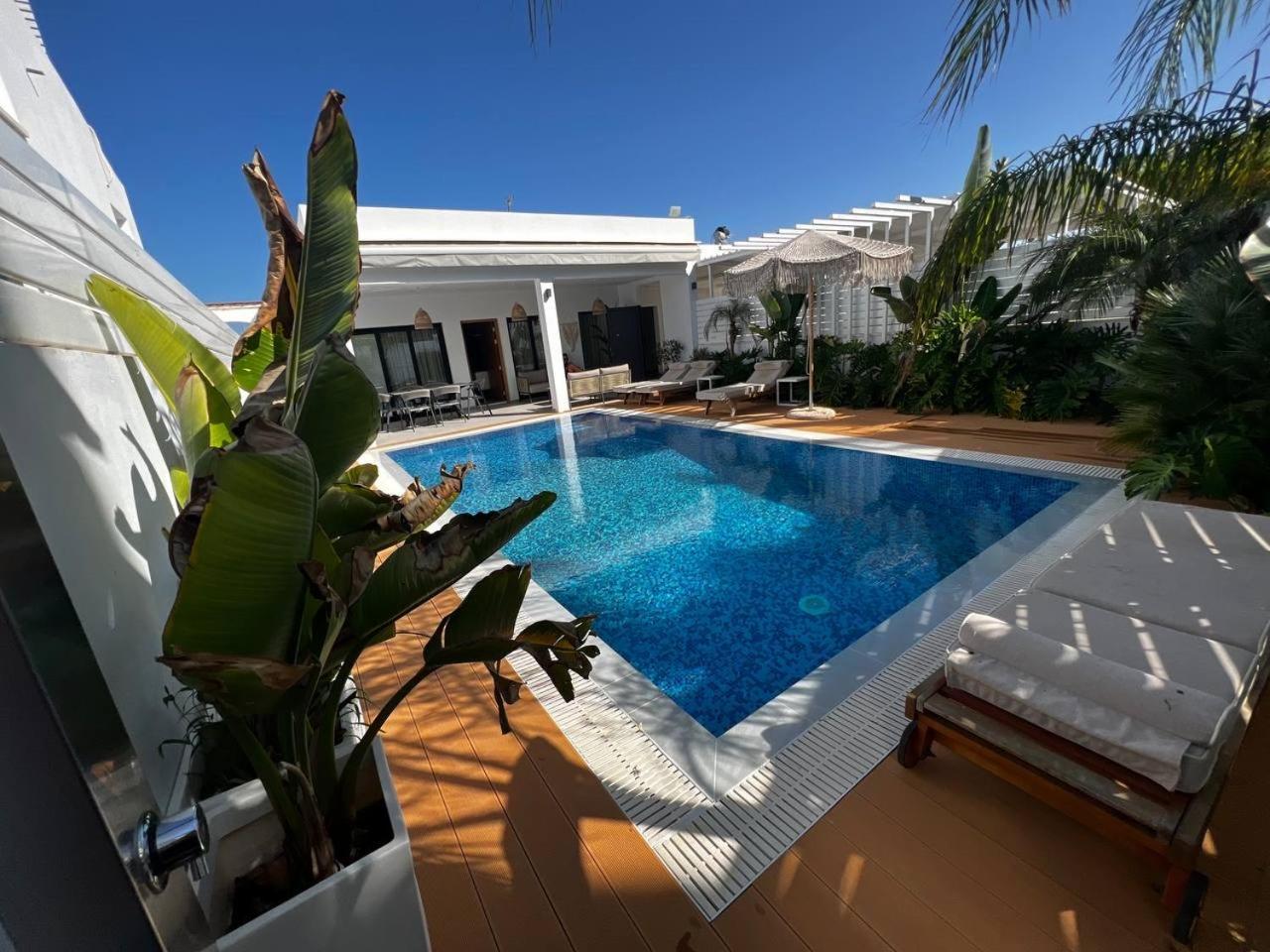 Crystal-blue-villa Villa